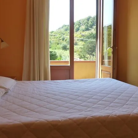 Summer مارشيانا